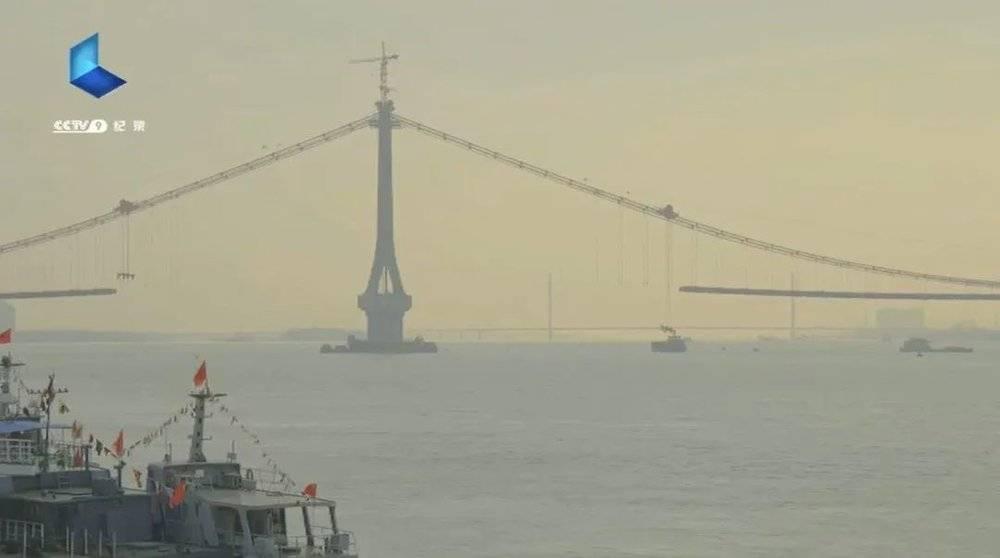 武汉，长江、大桥和码头。来源/纪录片《舌尖上的中国》截图<br>