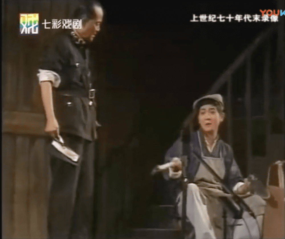 1978年版的《七十二家房客》中，王汝刚（右）扮演了苏北小皮匠这一角色