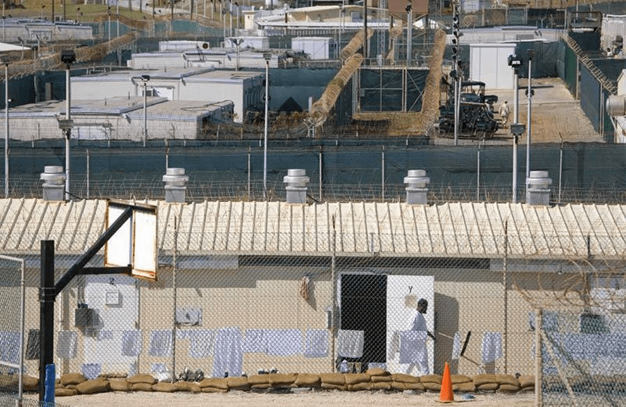 ▲美国在关塔那摩湾监狱建立的独立的供电系统<br>