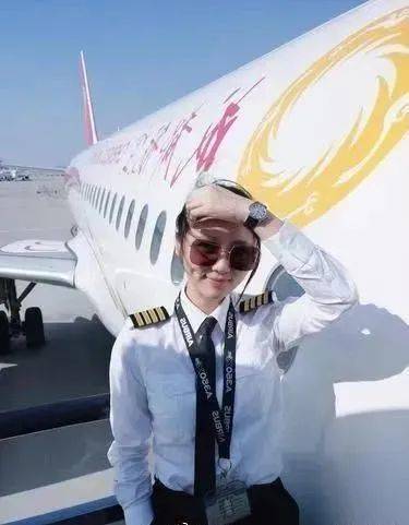 中国最年轻的女机长伍倩玉。来源/四川卫视《向上吧青春》截图<br>
