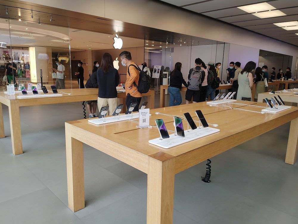 深圳Apple Store，iPhone14系列被“冷落”  图源：时代财经<br>