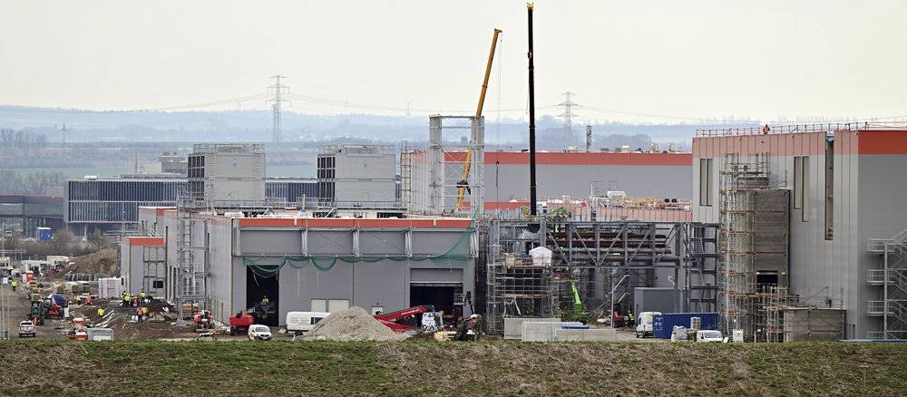 2022年4月4日，德国图林根州，宁德时代在当地的电池工厂。新园区的内部装修工作目前正在进行中（图源：视觉中国）
