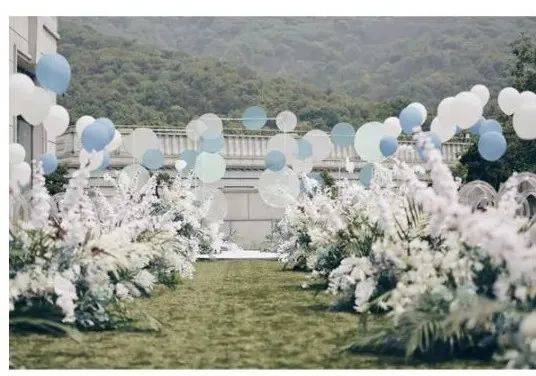 南京东郊国宾馆官网上的婚庆现场照<br>