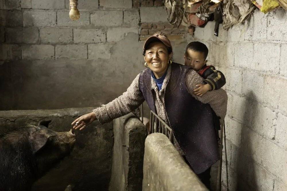项目支持彝族养殖骨干妇女 ©️四川海惠助贫服务中心