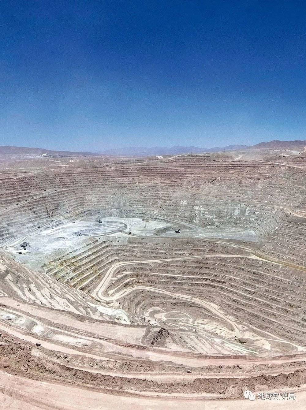 埃斯孔迪达铜斑岩矿床（minera escondida 图：BHP）