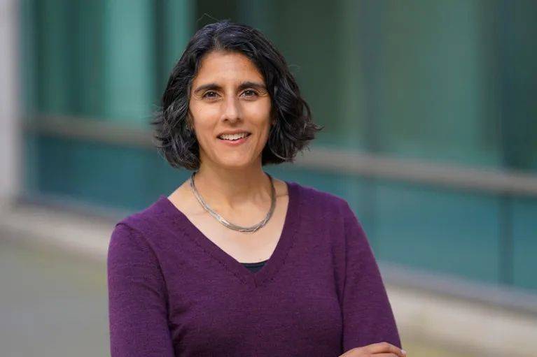 Uma Karmarkar攻读了两个博士学位，将她对神经科学的热情与商业联系起来。来源：Joel Ackerman<br label=图片备注 class=text-img-note>