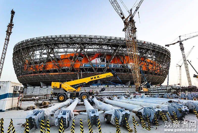 建设中的卢塞尔体育场，图片来源：作者供图