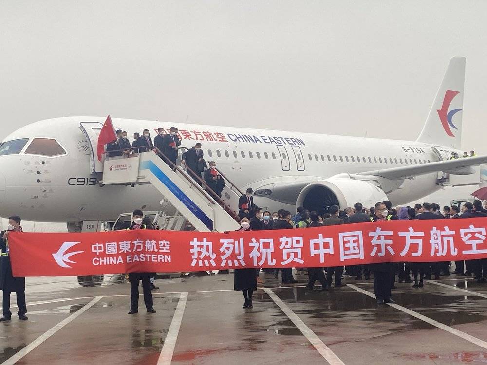 12月9日上午，中国东方航空正式接收全球首架国产大飞机C919（摄影：王静仪）<br>