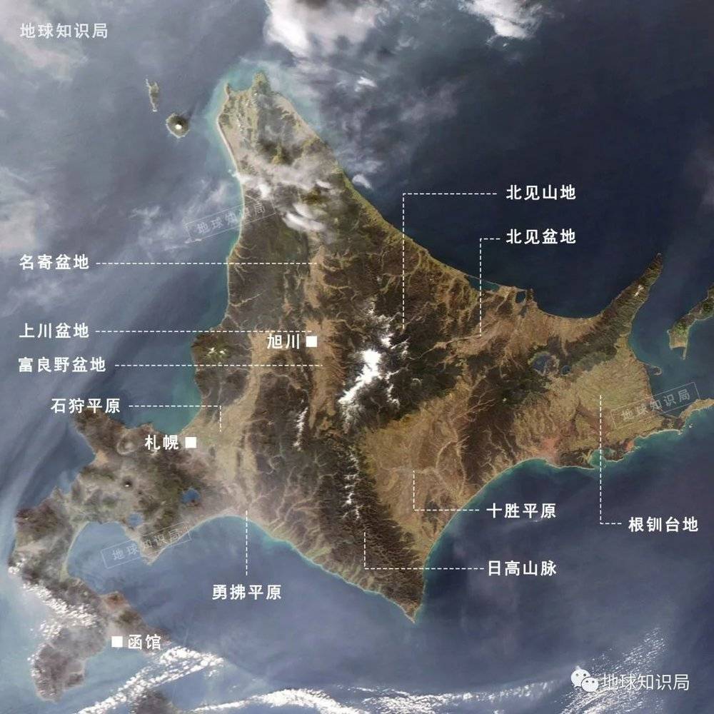虽然日本全国（包括北海道）都是山地众多，但北海道相比其他几个大岛，平原的比例更大——底图：NASA