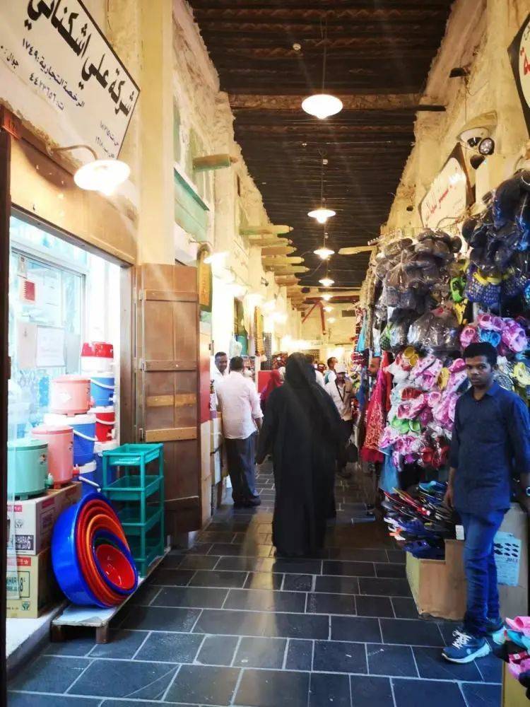 老城区的瓦其夫市场，是卡塔尔人与劳工们能够产生交集的空间之一。/采访对象供图