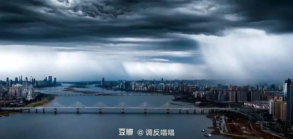 在南昌拍摄的城市风暴。<br>