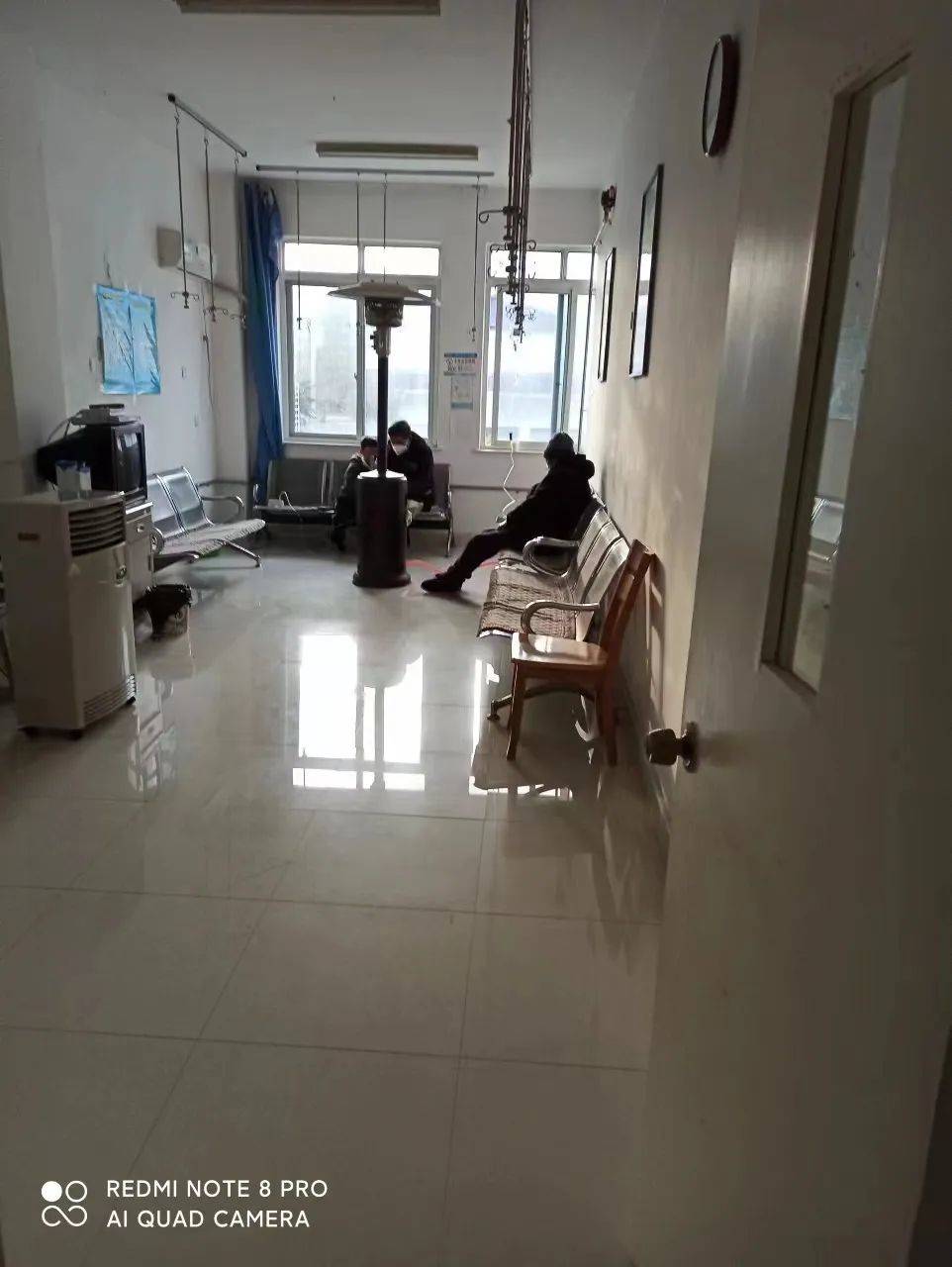 图1：12月27日，广东省梅州市梅江区西阳镇太平村卫生站，几乎没有人，村民大多选择在家自愈。照片由受访者提供。<br>