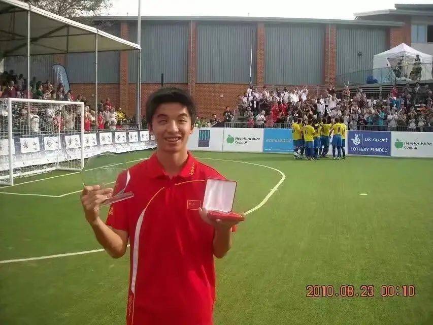 2010年盲足世界杯，中国盲足夺得季军，王亚锋当选“最佳运动员”<br>