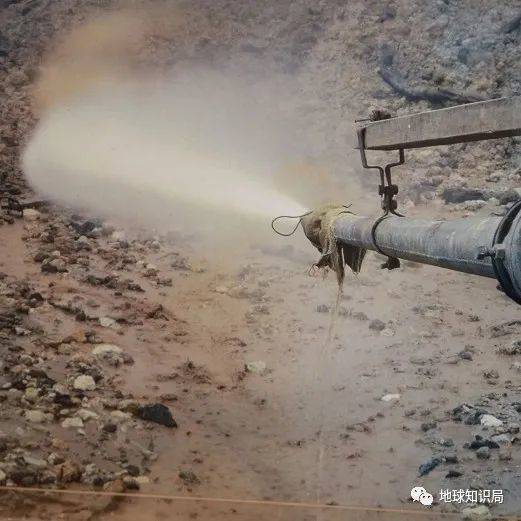 沙泵法引进水泵和水笔设备，大大增加了采矿效率（图：sinchew.com）