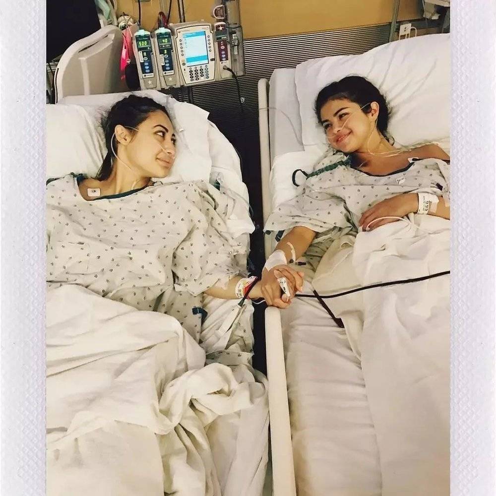 美国演员、歌手Selena Gomez红斑狼疮复发后，接受了好友捐赠的肾，进行了肾脏手术｜Selena Gomez<br>