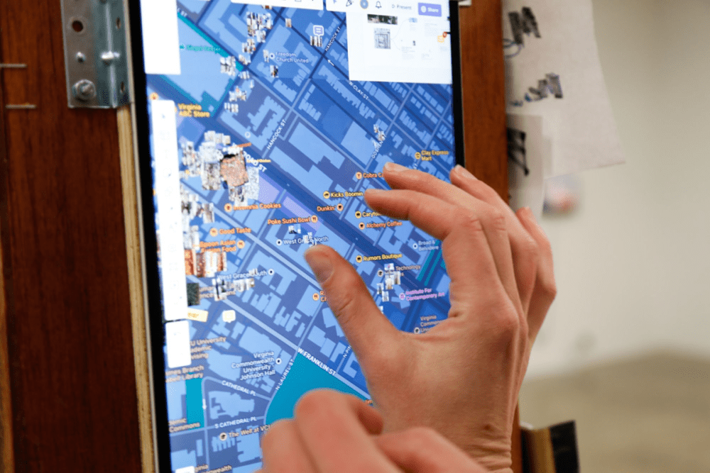 地图是一个 iPad，可以互动 作者供图
