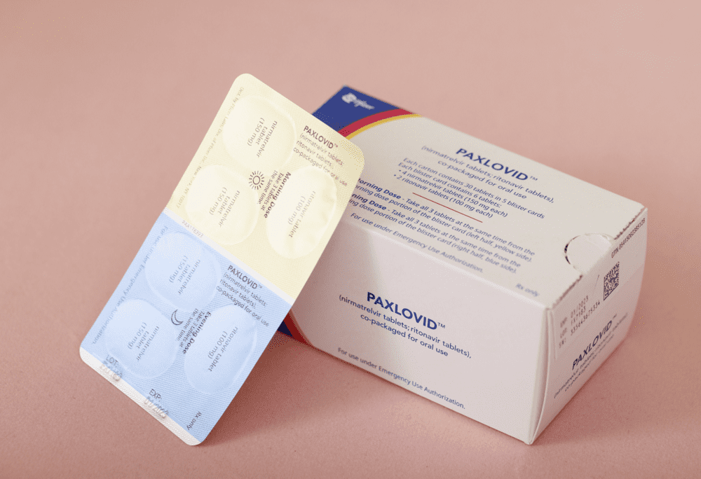 一盒Paxlovid中有5板、30片药，够5天服用，即一个疗程。图片来源：视觉中国