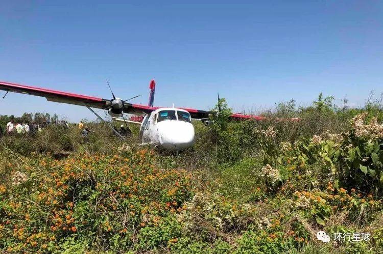 2020年3月，一架载有新冠肺炎医疗用品的飞机，在根杰机场降落时错过跑道，冲进旁边的灌木丛