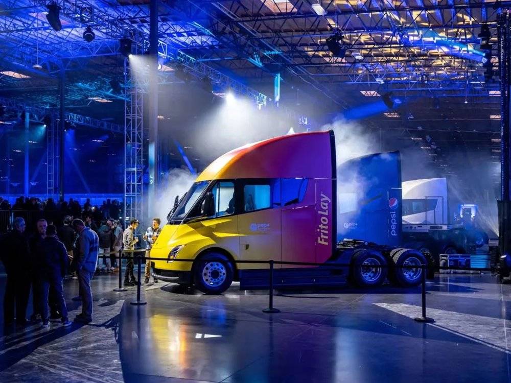 2022年12月首次交付纯电动卡车Semi 图源：特斯拉官方