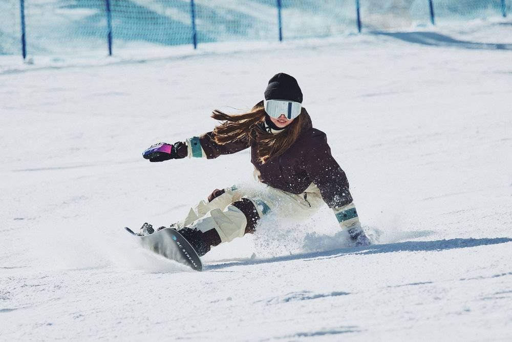 迅速爱上滑雪的阿飞。图片来源：阿飞