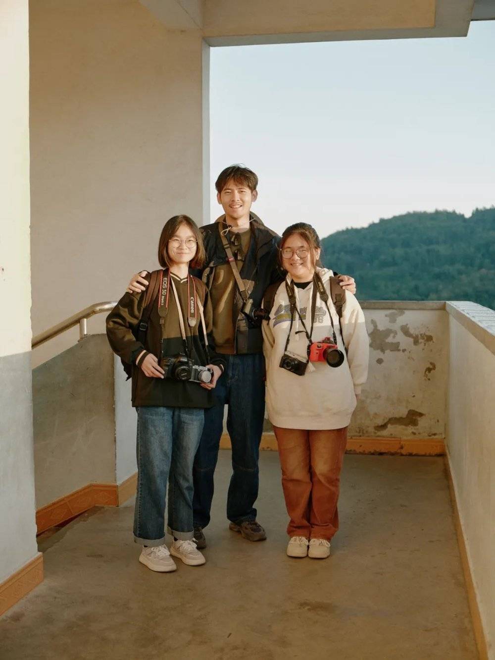 张博然带了7年的两名学生，君怡（左）已成为一名摄影专业的大学生