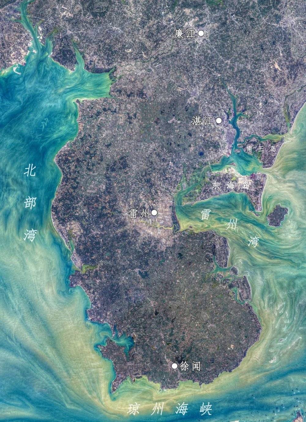 雷州半岛，广东西南部伸出的“小尾巴”（底图：NASA）
