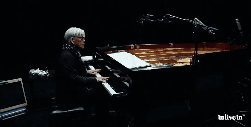 坂本龙一“Playing the Piano for the Isolated”特别线上音乐会。