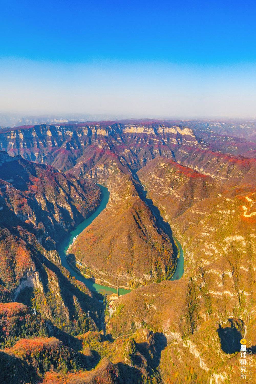 山西泽州县与河南博爱县之间的青天河景区，属于丹河峡谷的一段。摄影师@崔瀚予