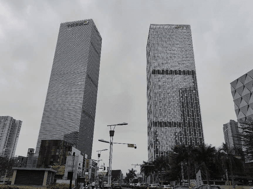 左边的奥园大厦即为TEMU的总部，与SHEIN新总部距离800米（图源：优优）