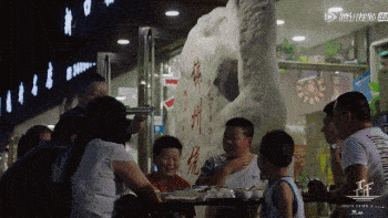 图源：纪录片《风味人间》中的“锦州烧烤”