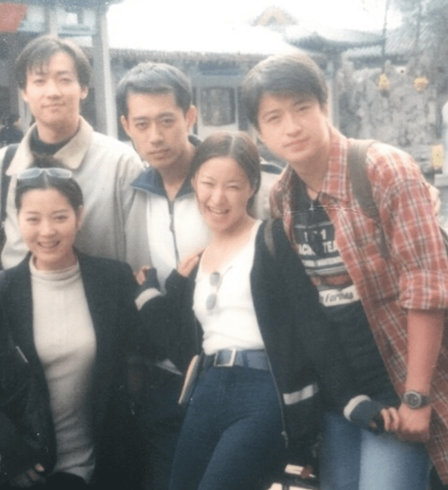 王茜华 王茜华：为拍戏流产、打美容针，41岁二婚嫁导演，43岁做高龄产妇- 葱头胖友圈
