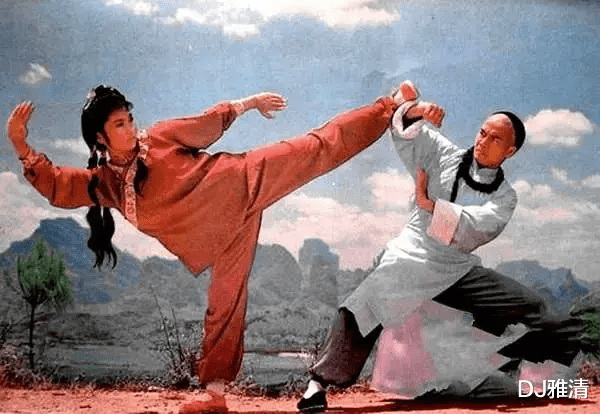 80年代功夫女星今昔照 个个貌美如花身手好 最后一位男装扮相真好看 葱头胖友圈